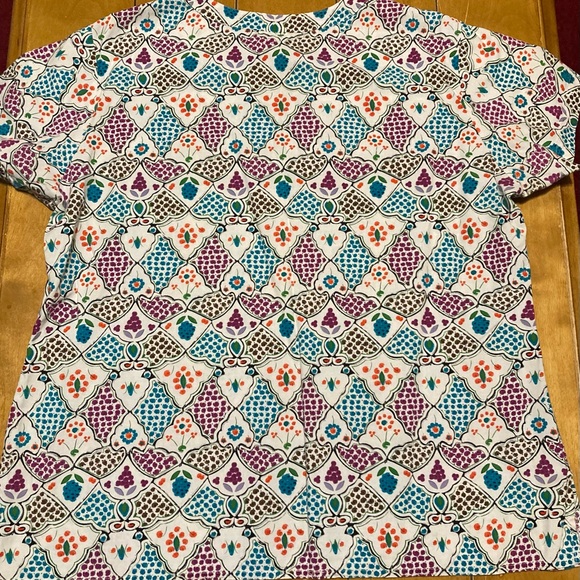 Ladies Size Large Dickies Scrub Top with Pockets - Picture 13 of 15